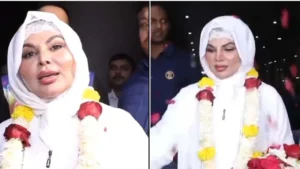 মক্কায় দেশের জন্য প্রার্থনা, তরুণদের বার্তা দিলেন রাখি