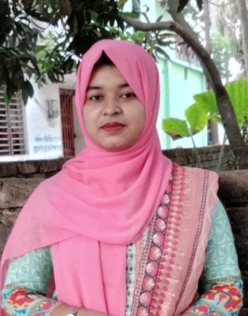 সামাজিক যোগাযোগমাধ্যম: আমরা কি আরও কাছাকাছি, নাকি আরও একা?