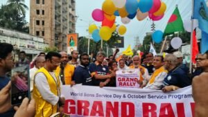 চক্ষু হাসপাতালের সামনে র‍্যালি দিয়ে খুলনায় শুরু লায়ন্সের ‘সার্ভিস মাস’