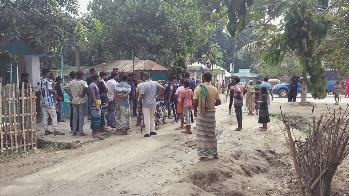 কুষ্টিয়ার দৌলতপুর থানা এলাকা
